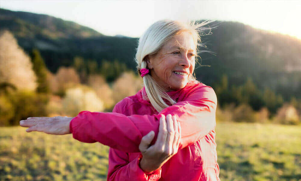 Femme active à la période de la ménopause